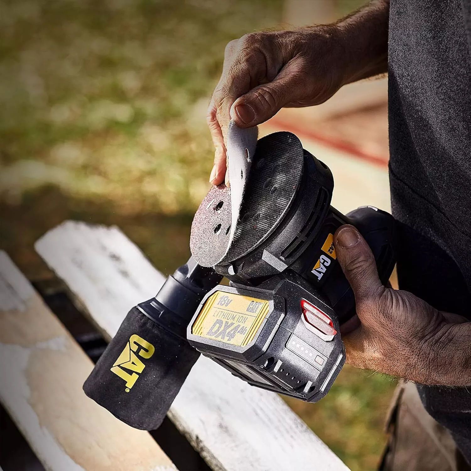 Cat Rotary Sander & Polisher Bare DX42B 18V Li-ion 02